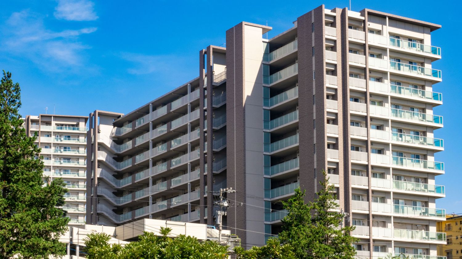 相続したマンションを売却するには？失敗しない売却の流れや売却にかかる費用と税金を解説