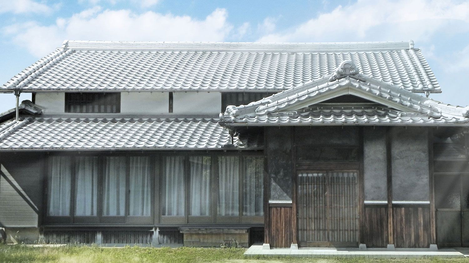 相続した実家を売却するには?売却の失敗しない流れや売却にかかる費用と税金を解説